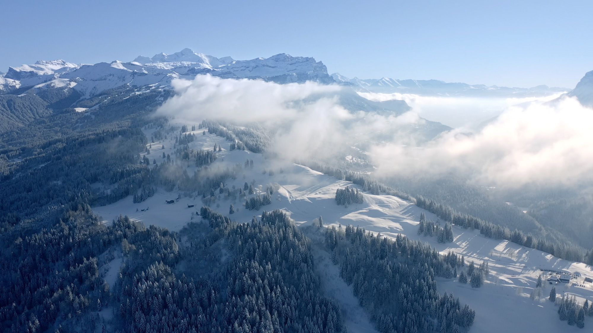 plateau d'Agy - Saint-Sigismond, Les Carroz - ski nordique, chiens de traîneaux, luge, yoga du froid, resto d'altitude - Haute-Savoie - Cluses Arve et Montagnes